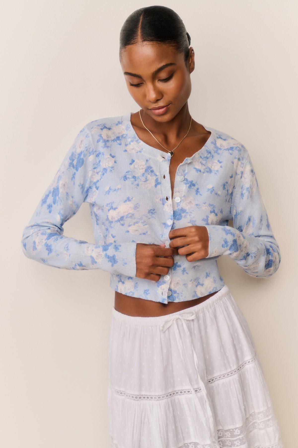 Floral print cotton cardigan in pale blue, button-front and long sleeves, crew neckline