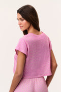 Cropped floral tee in pink, crew neck and short sleeves