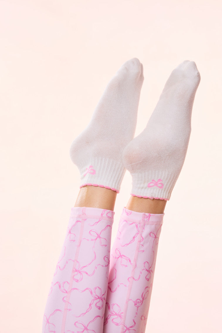 Doyenne cotton bow ankle socks, white with pink bow cuffs and pink bow pattern