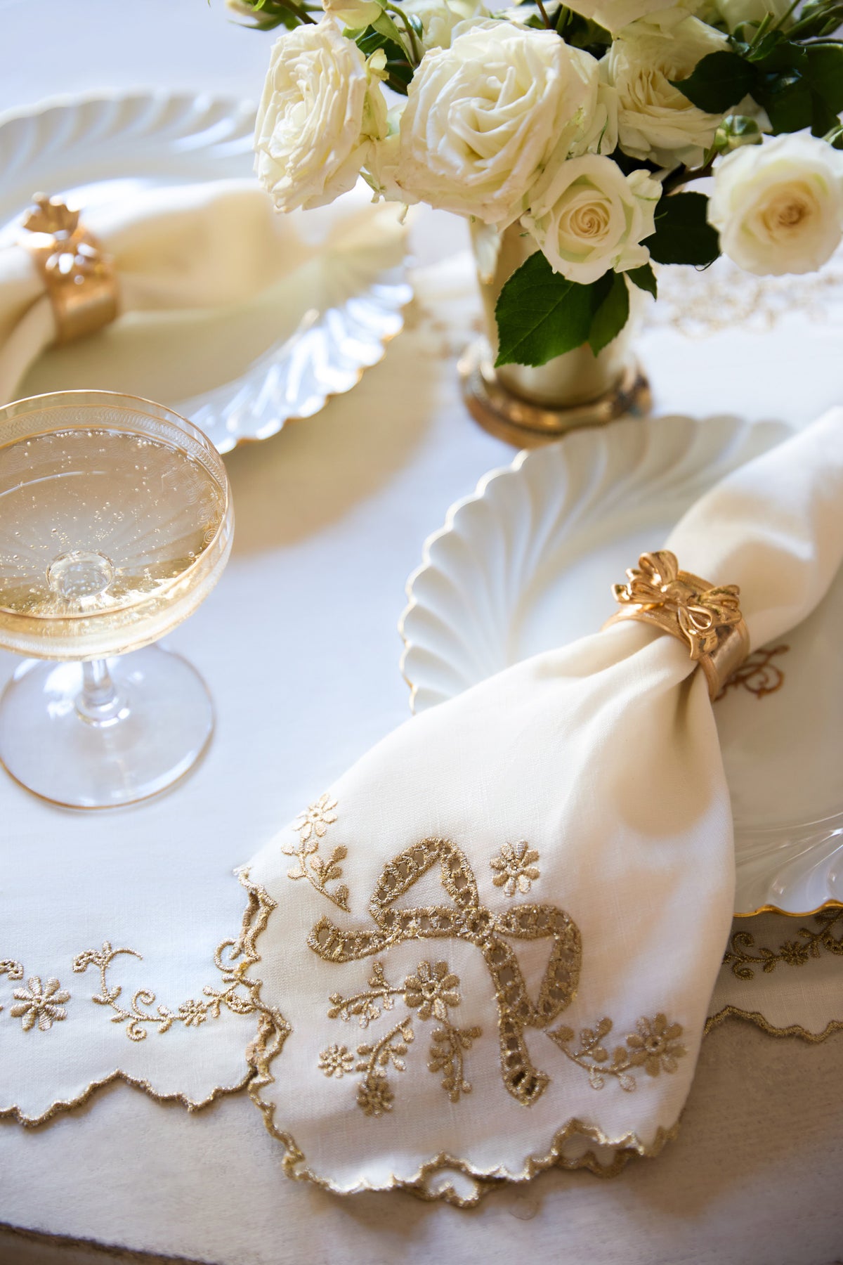 White dinner napkin set of 4 with gold ribbon embroidery and scalloped edge