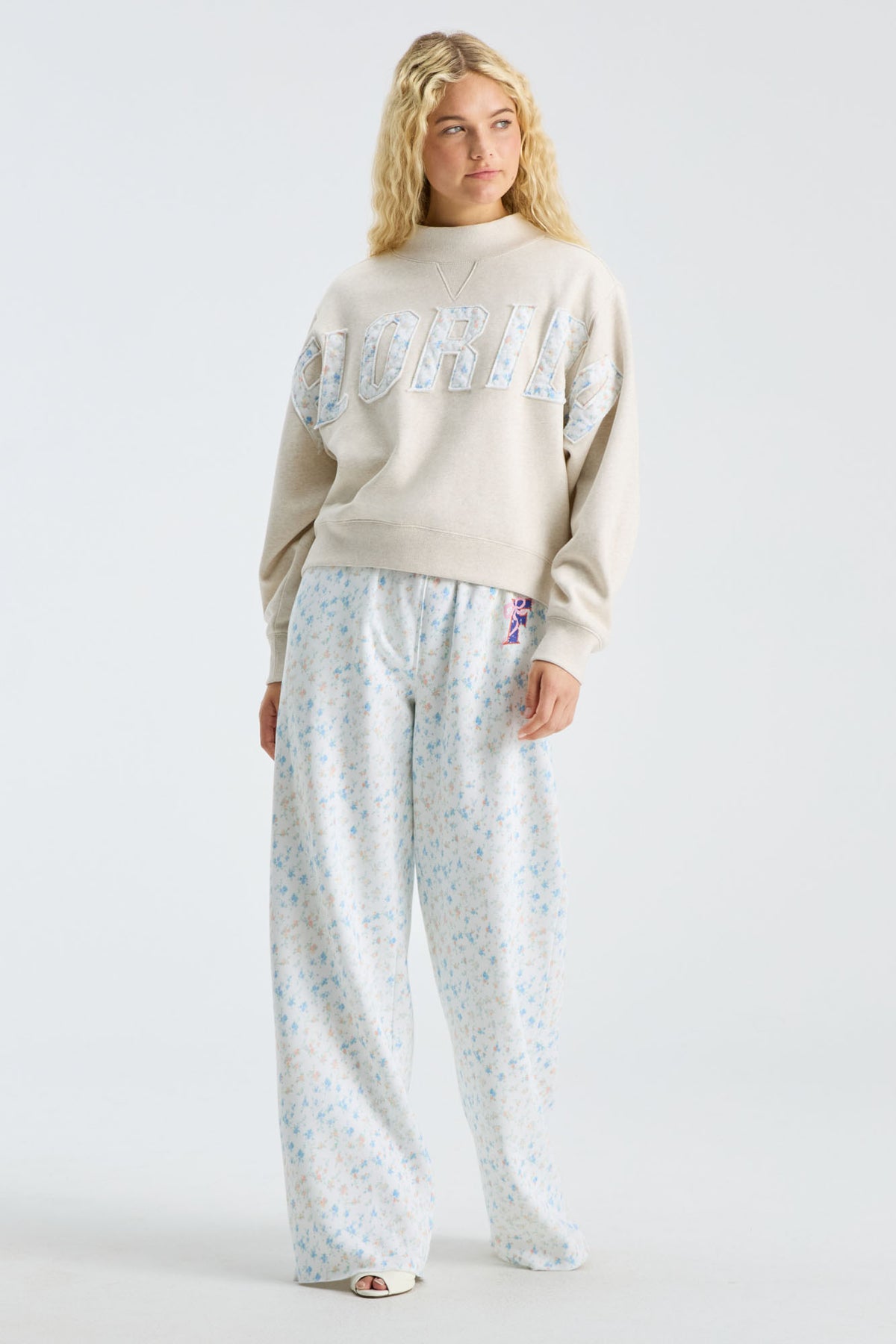 Ilyra sweatpants, light blue speckle print with elastic waist and relaxed wide legs