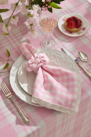 Set of 4 pink and white gingham napkins with lace-trimmed edges