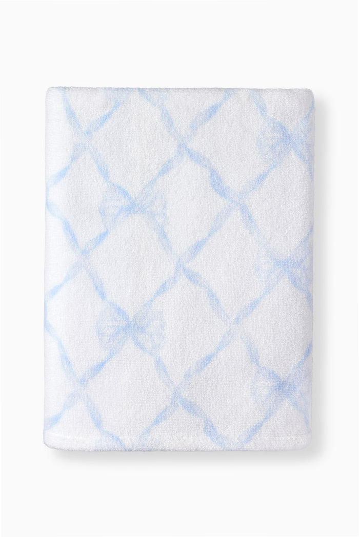 White bath towel with light blue diamond lattice print - Customized