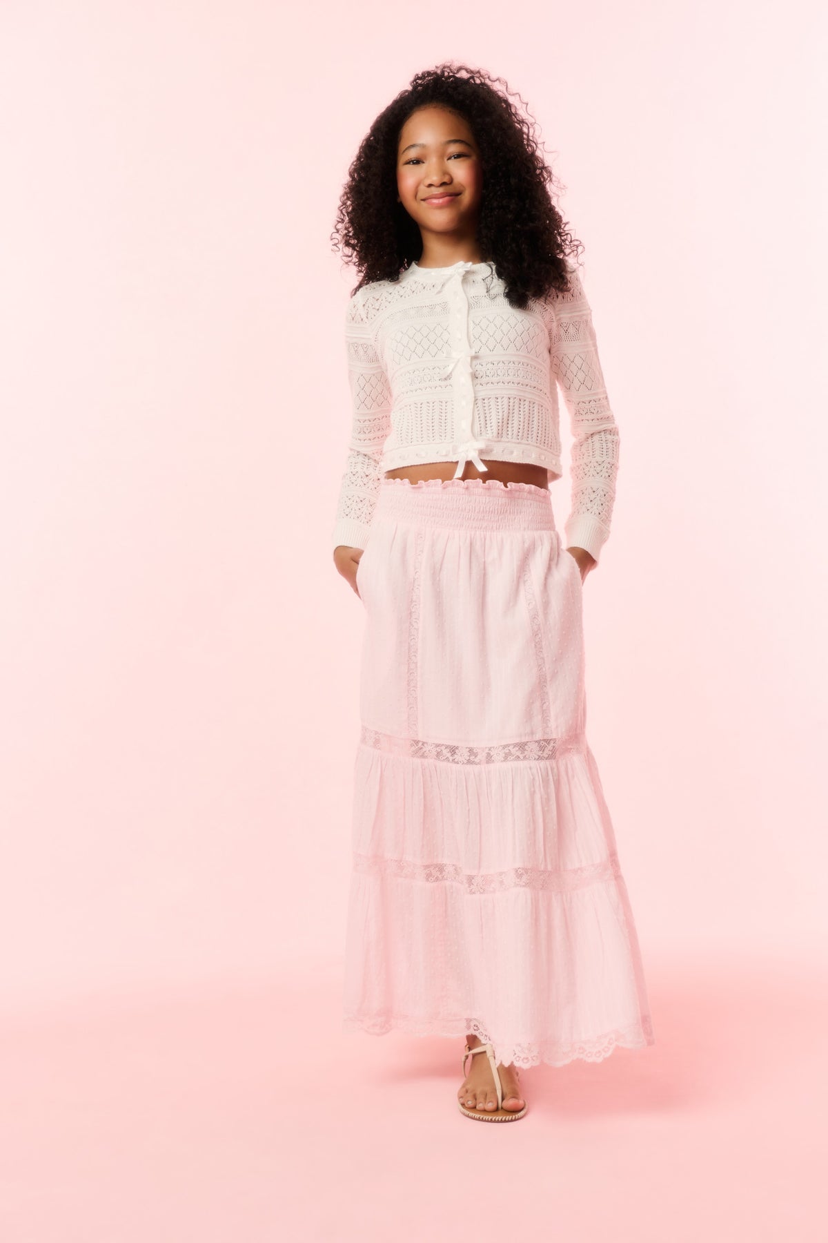 Girls' white woven ribbon cardigan with buttonless front and textured stitch detail