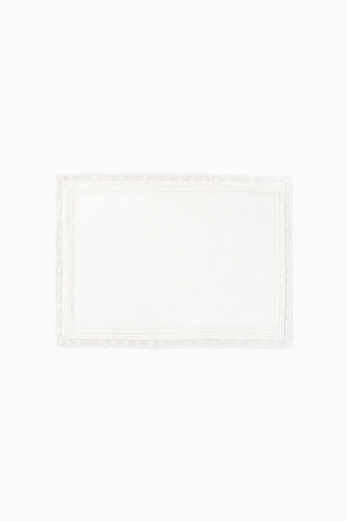Victorian place mats in white, rectangular with ornate lace border