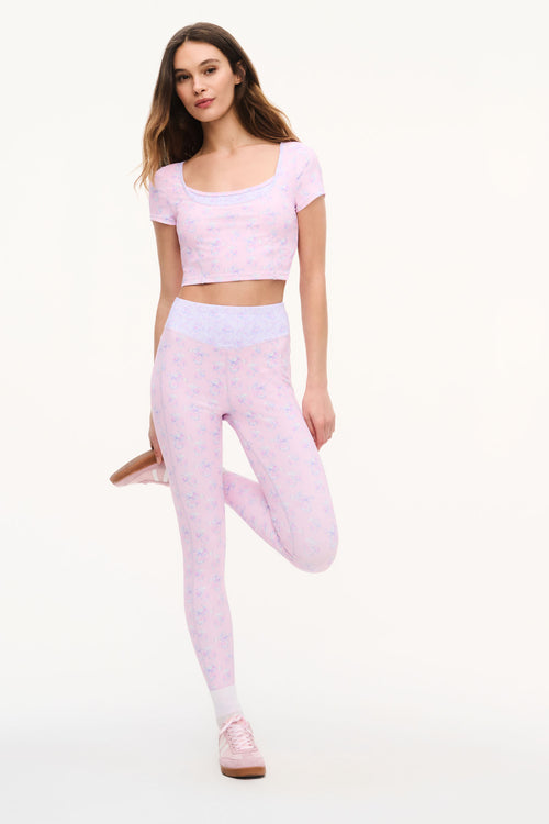 Lilac mixed-print active crop top with scoop neck and short sleeves