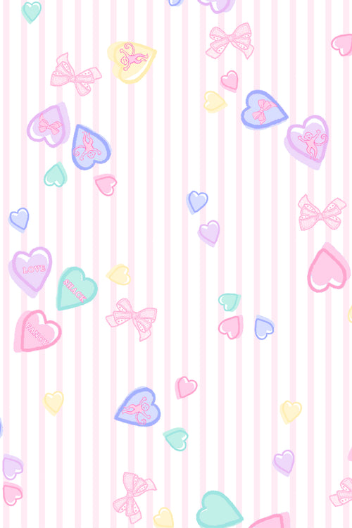 Pastel hearts on vertical striped fabric, white base, for robe textile