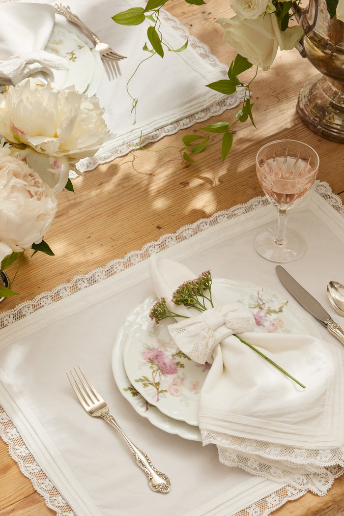White Victorian place mat set of 4, rectangular with lace trim and floral detail